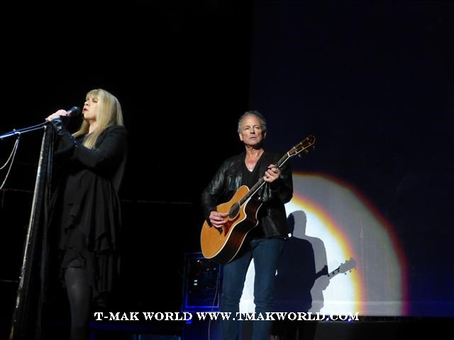 Stevie Nicks and Lindsey Buckingham - Fleetwood Mac 2013 Newark NJ Concert Review