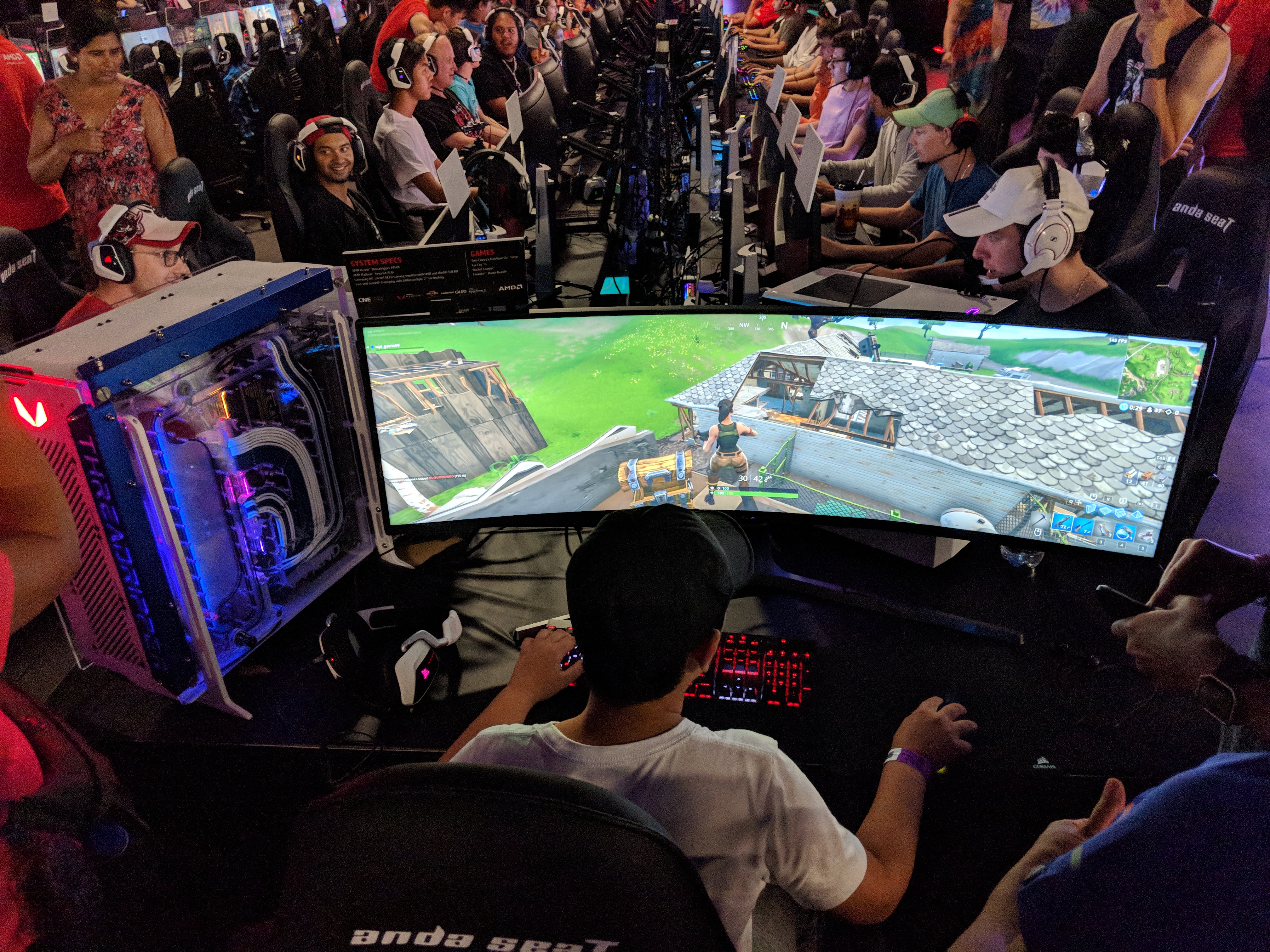 CNE Gaming Garage powered by AMD 2018