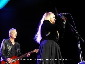 Stevie Nicks and Lindsey Buckingham - Fleetwood Mac 2013 Newark NJ Review