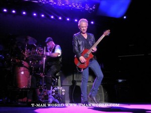 Mick Fleetwood and Lindsey Buckingham - Fleetwood Mac 2013 Newark NJ Concert Review